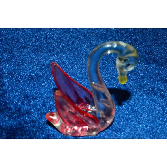 Vintage Plastic Swan Figure Miniature Lucite Clear Red Acrylic Trinket Hong Kong - Picture 6 of 10